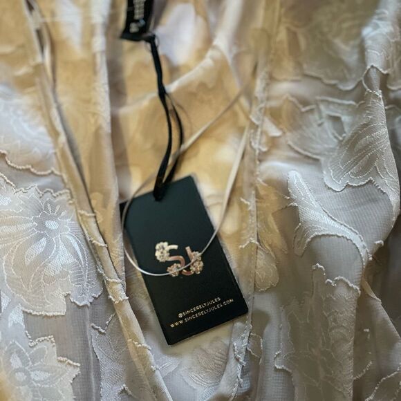 Simply Jules Floral Lightweight Top - Picture 4 of 4